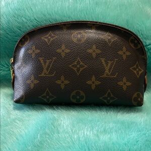 Louis Vuitton Monogram Cosmetic Pouch in Brown and Gold like brand new
Used 3 x